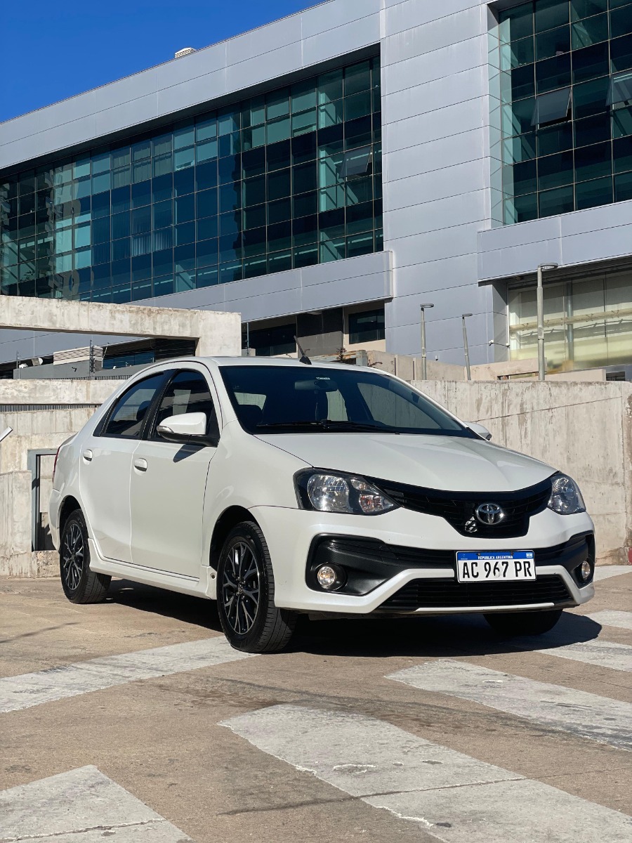 Toyota Etios XLS