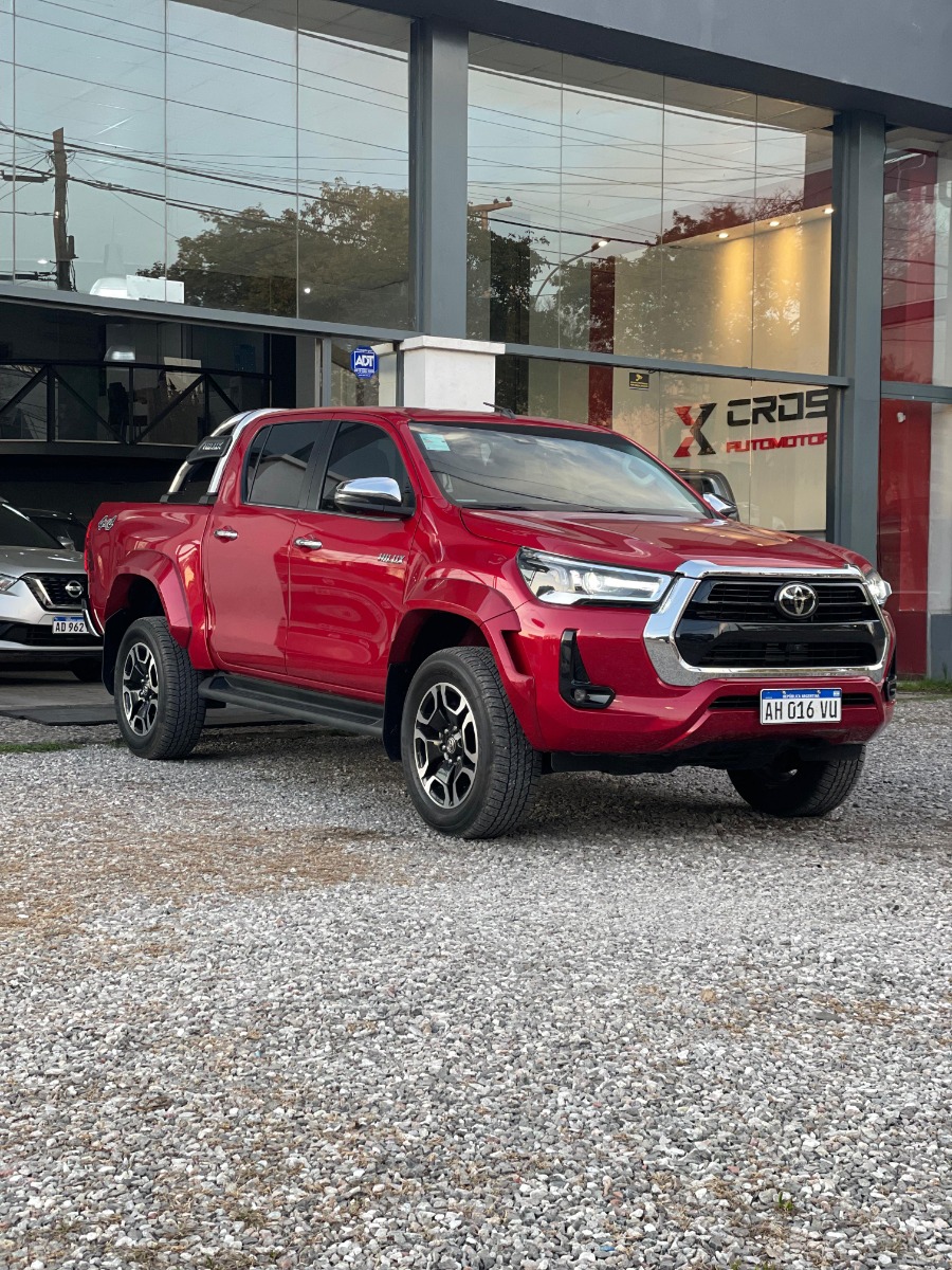 Toyota Hilux SRX 4X4 AT